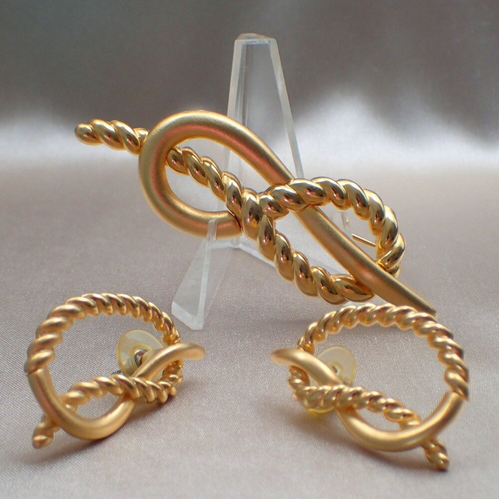 The Knot of Hercules Brooch & Earring Set